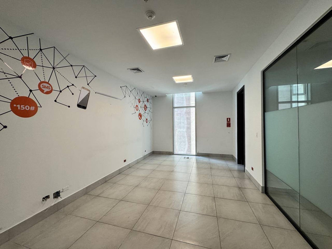 Oficina corporativa Clase A adecuada 500 m² en Alquiler Piantini, Santo Domingo
