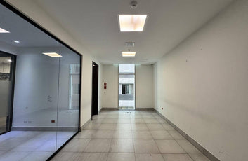 Oficina corporativa Clase A adecuada 300 m² en Alquiler Piantini, Santo Domingo (Copia)-5