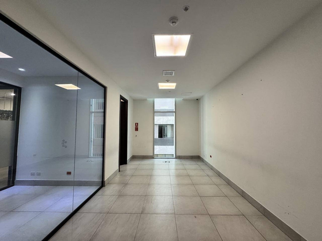 Oficina corporativa Clase A adecuada 500 m² en Alquiler Piantini, Santo Domingo