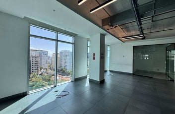 Oficina corporativa Clase A adecuada 300 m² en Alquiler Piantini, Santo Domingo (Copia)-10