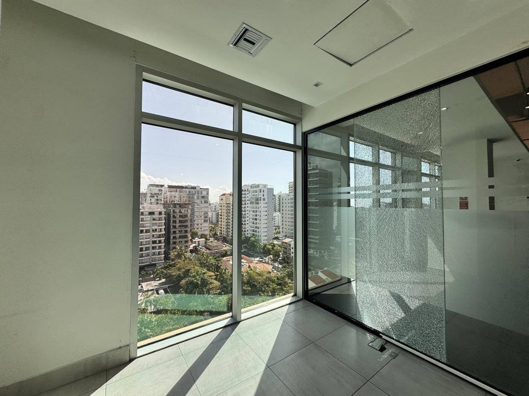 Oficina corporativa Clase A adecuada 500 m² en Alquiler Piantini, Santo Domingo