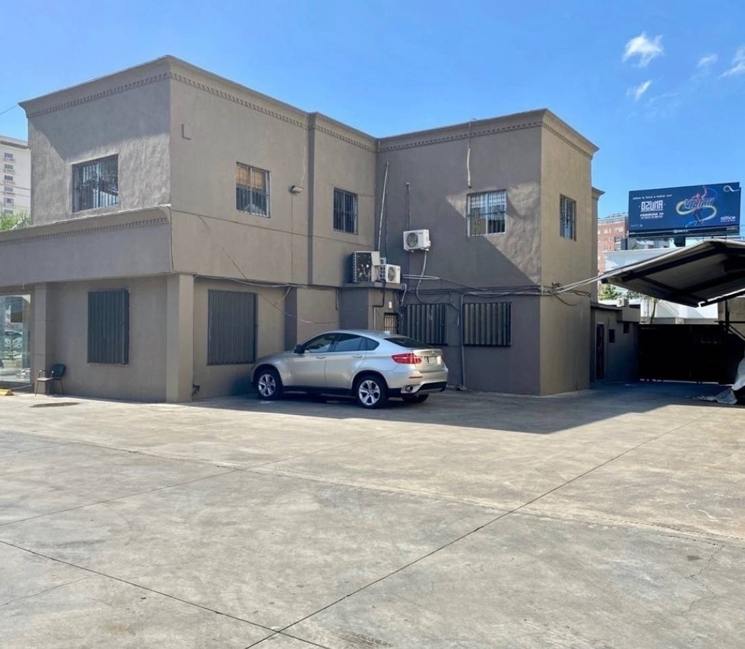 Local Comercial de 600 m² en Alquiler | Avenida 27 de Febrero, Naco, Santo Domingo