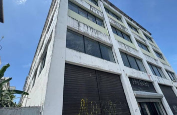 Nave Industrial/Comercial en Alquiler | 2,400 m² | Piantini, Santo Domingo-1