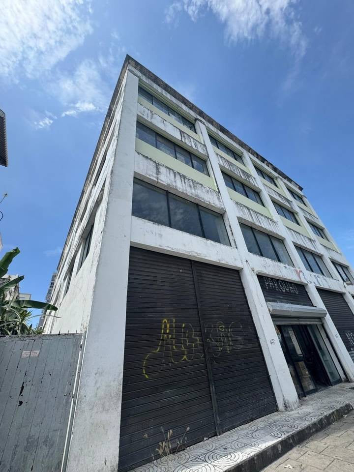 Nave Industrial/Comercial en Alquiler | 2,400 m² | Piantini, Santo Domingo