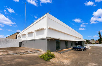 Edificio comercial alquiler Ave. Luperon / 3,395 m2-3