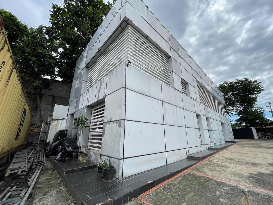 Complejo Industrial en Venta y/o Alquiler | 2,600 m² |Manoguayabo