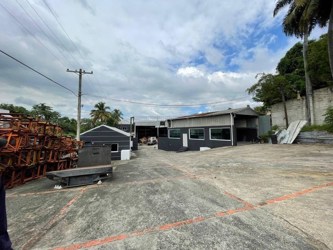 Complejo Industrial en Venta y/o Alquiler | 2,600 m² |Manoguayabo