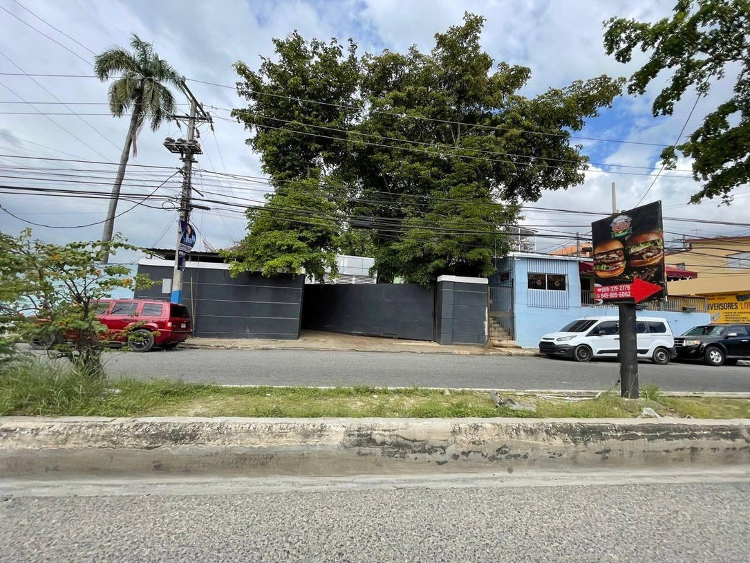 Complejo Industrial en Venta y/o Alquiler | 2,600 m² |Manoguayabo