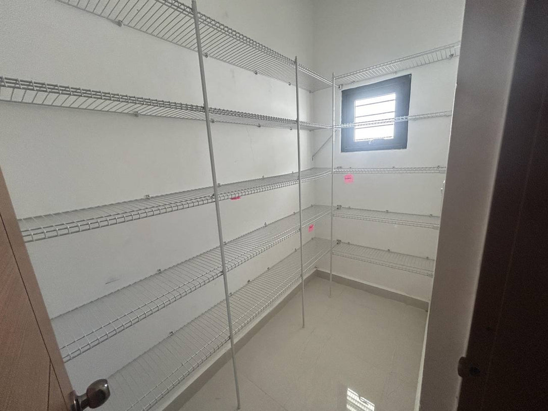 Propiedad Corporativa en Alquiler | 700mt2 | Esperilla