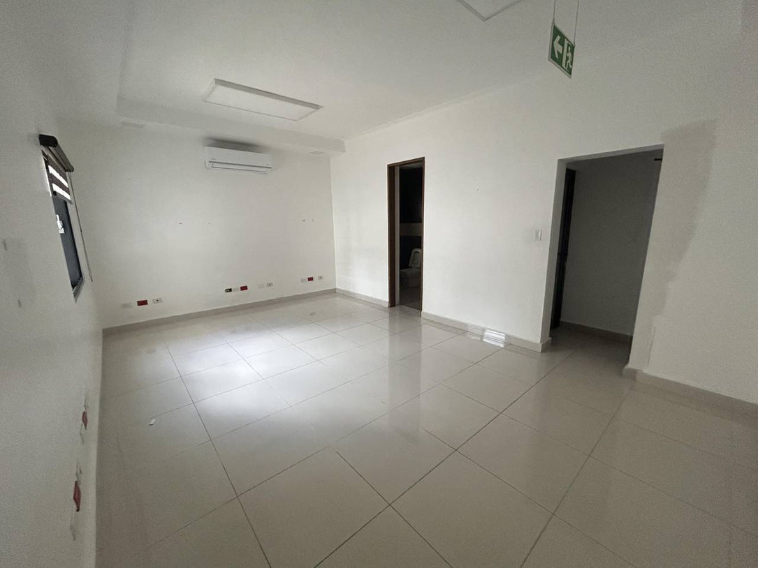 Propiedad Corporativa en Alquiler | 700mt2 | Esperilla