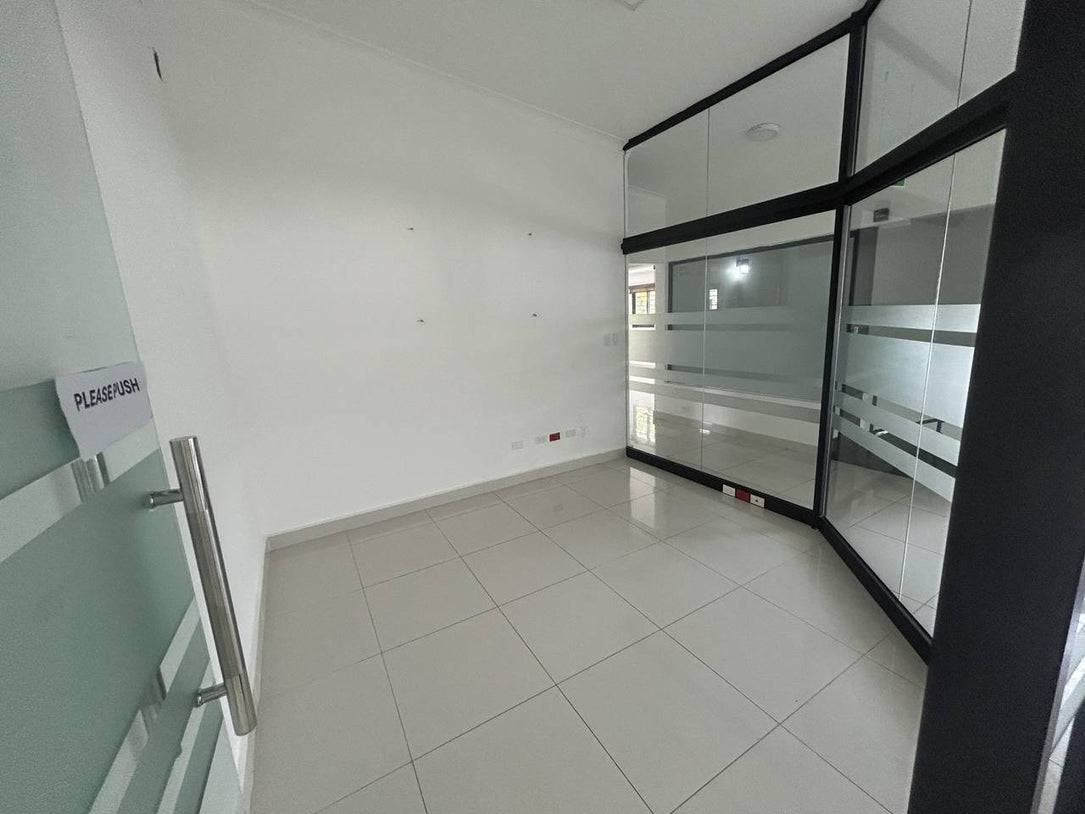 Propiedad Corporativa en Alquiler | 700mt2 | Esperilla