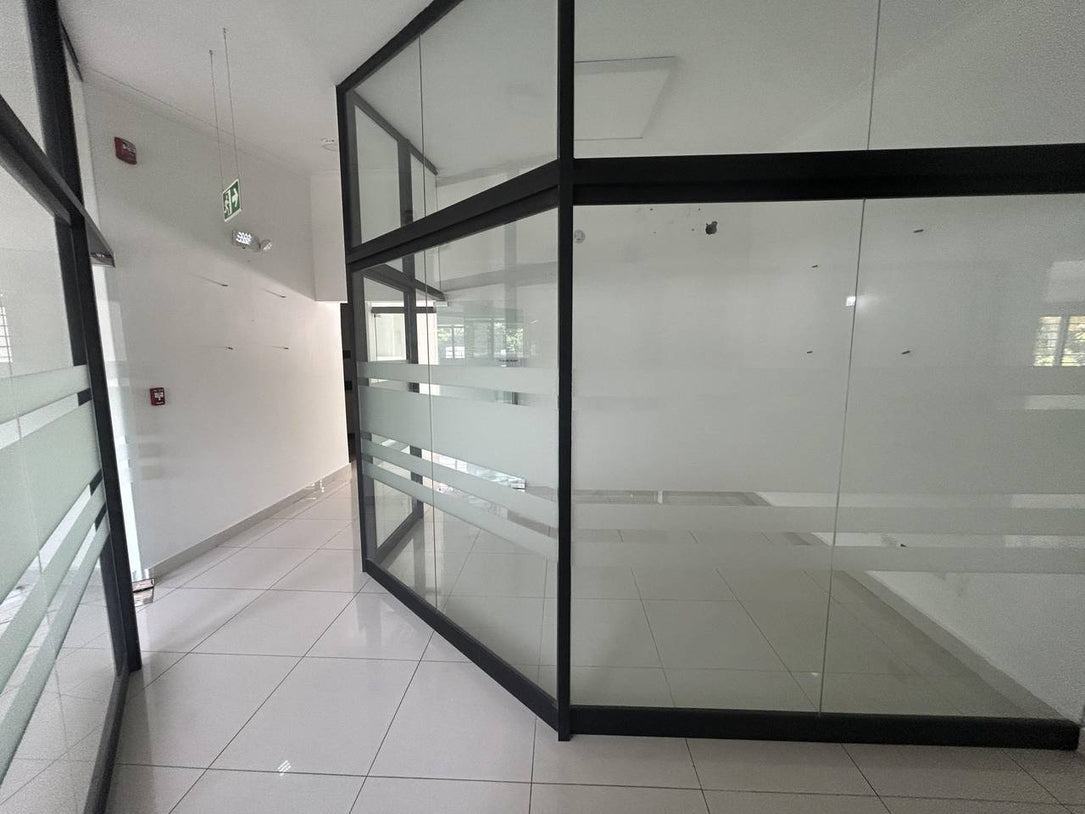Propiedad Corporativa en Alquiler | 700mt2 | Esperilla