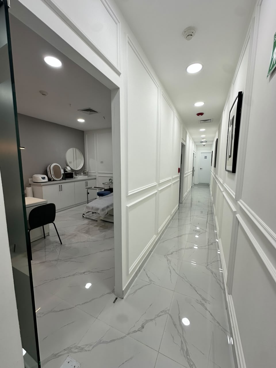 Local Comercial de 112.47 m² | Acrópolis Business Mall | Piso 3 | Santo Domingo