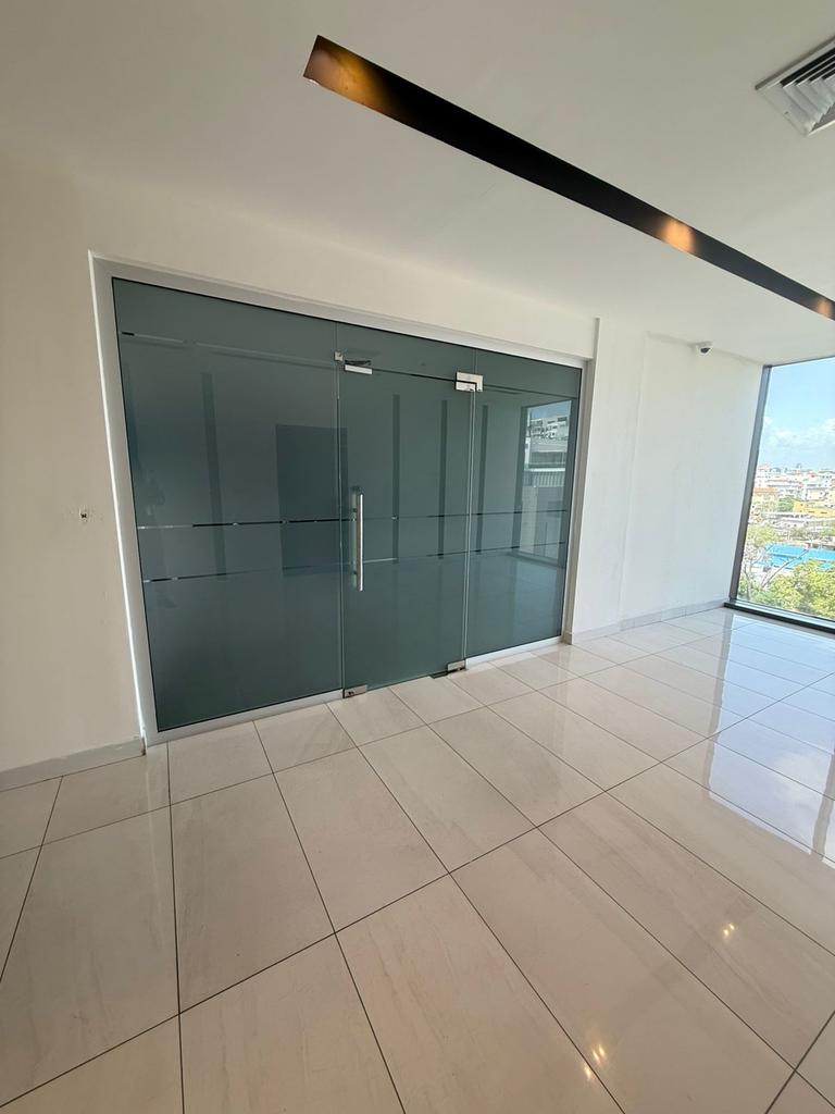 Oficinas alquiler Bella Vista Downtown Santo Domingo
