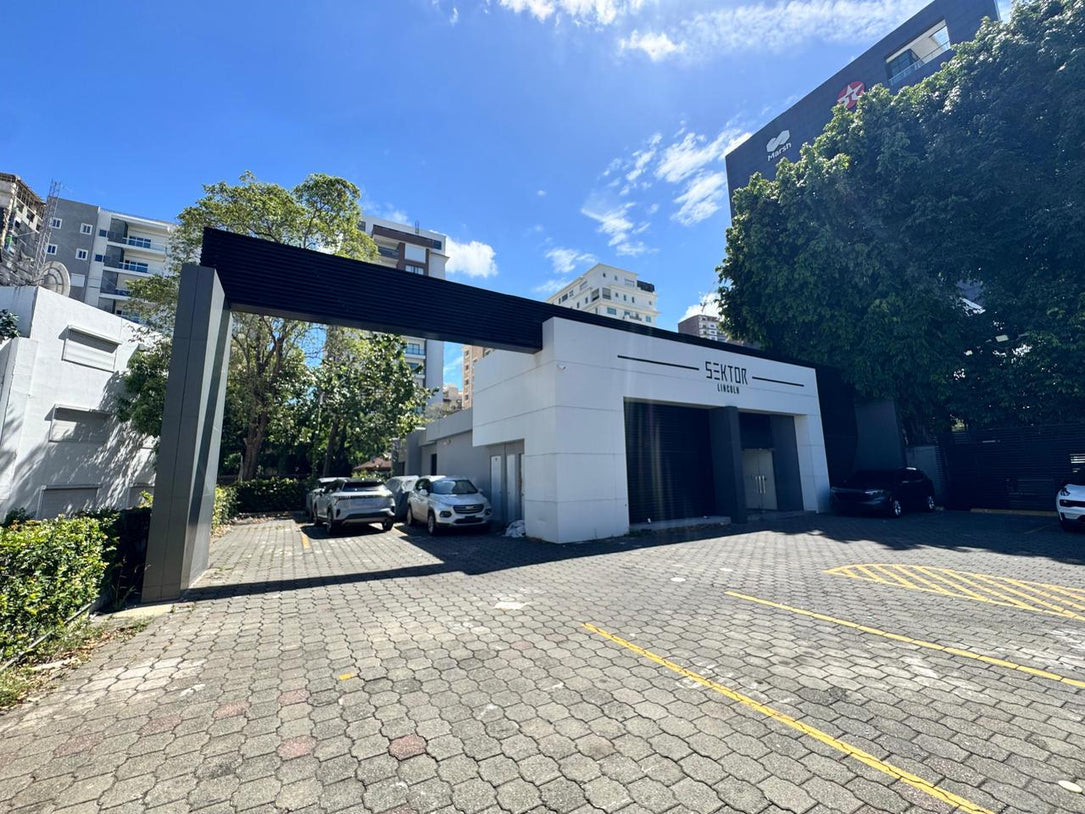 Local comercial independiente en alquiler | 530 m² | Uso comercial / oficinas