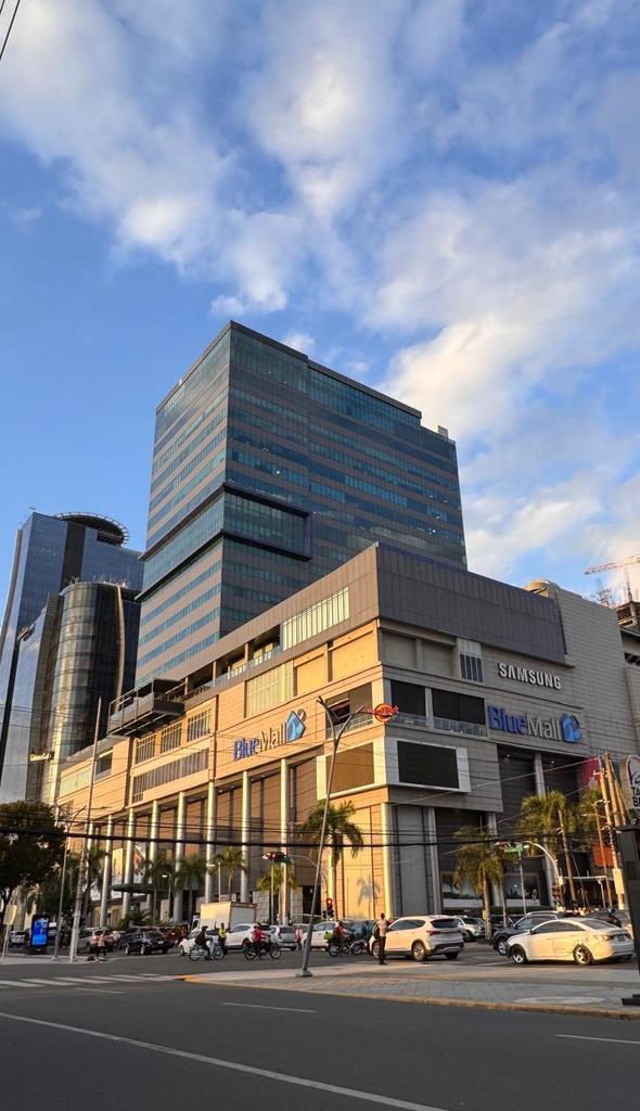 Oficina Corporativa Clase A Alquiler – 231.20 m² | Blue Mall Santo Domingo