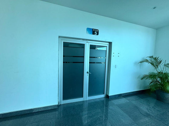 Oficina alquiler Bella Vista Santo Domingo