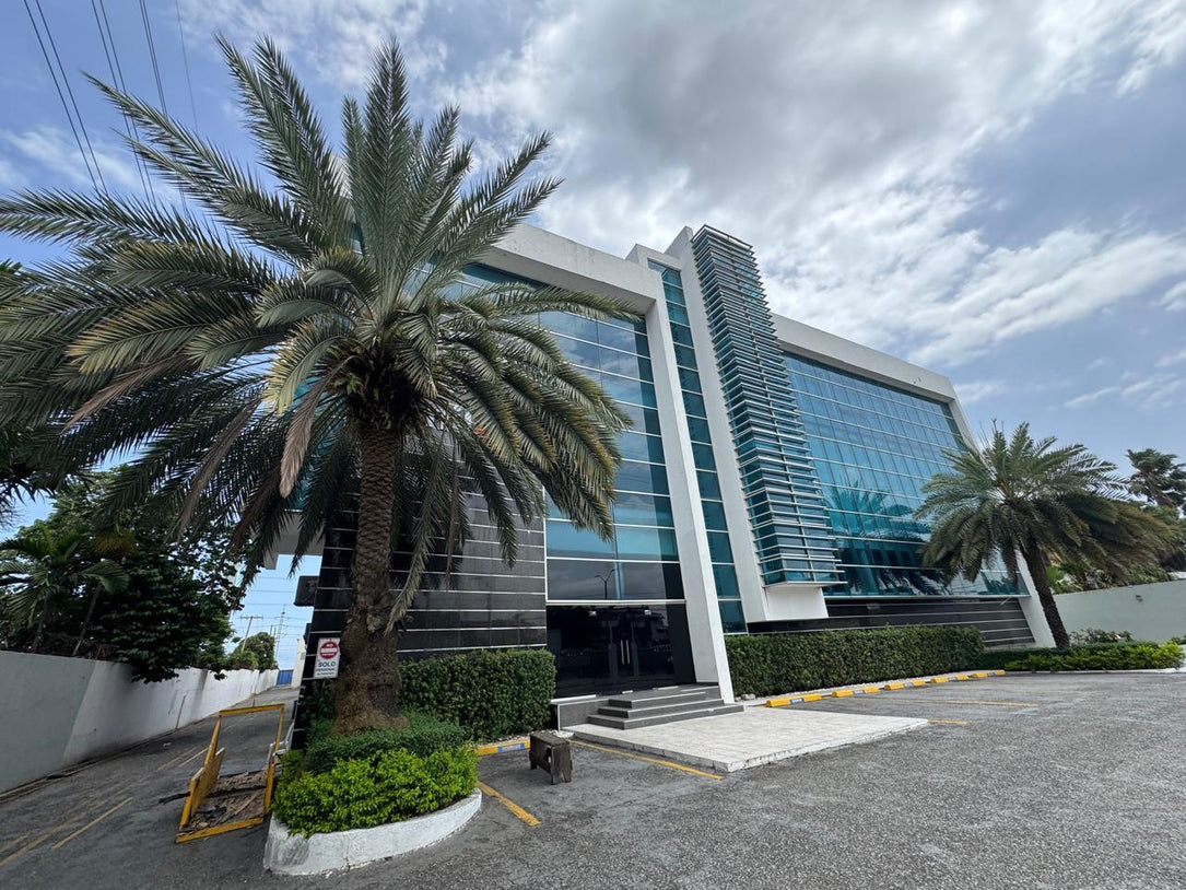 Edificio Corporativo e Industrial de 4,376 m² de Construcción sobre Solar de 5,277 m² en Venta | Autopista Las Américas, Santo Domingo Este (Copia)